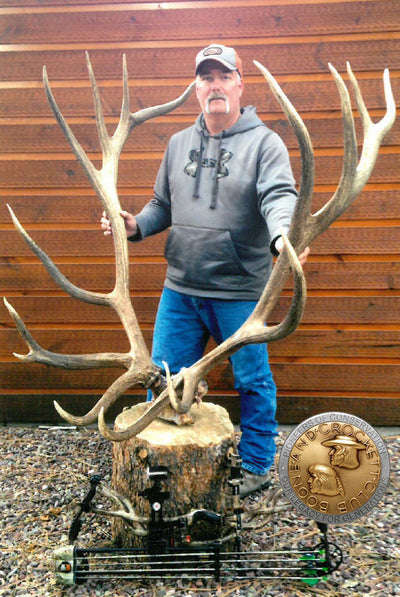 Bow hunter shoots world record elk